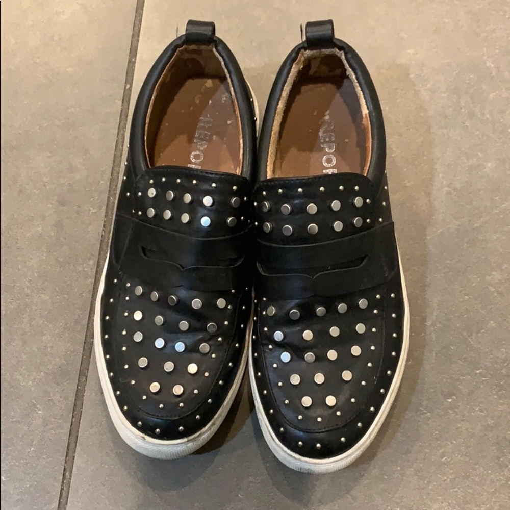 Report flats loafers